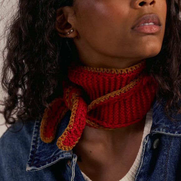 Edith Bandana - Picture 1 of 4